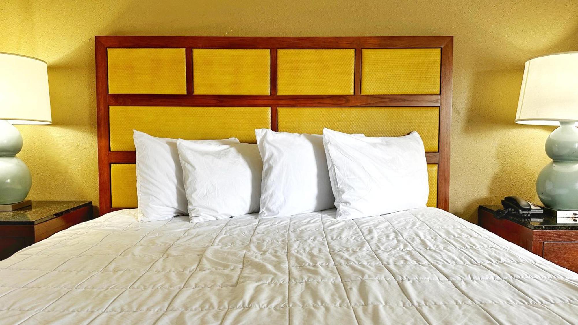 Baymont Inn And Suites By Wyndham Columbus / Near Osu Экстерьер фото