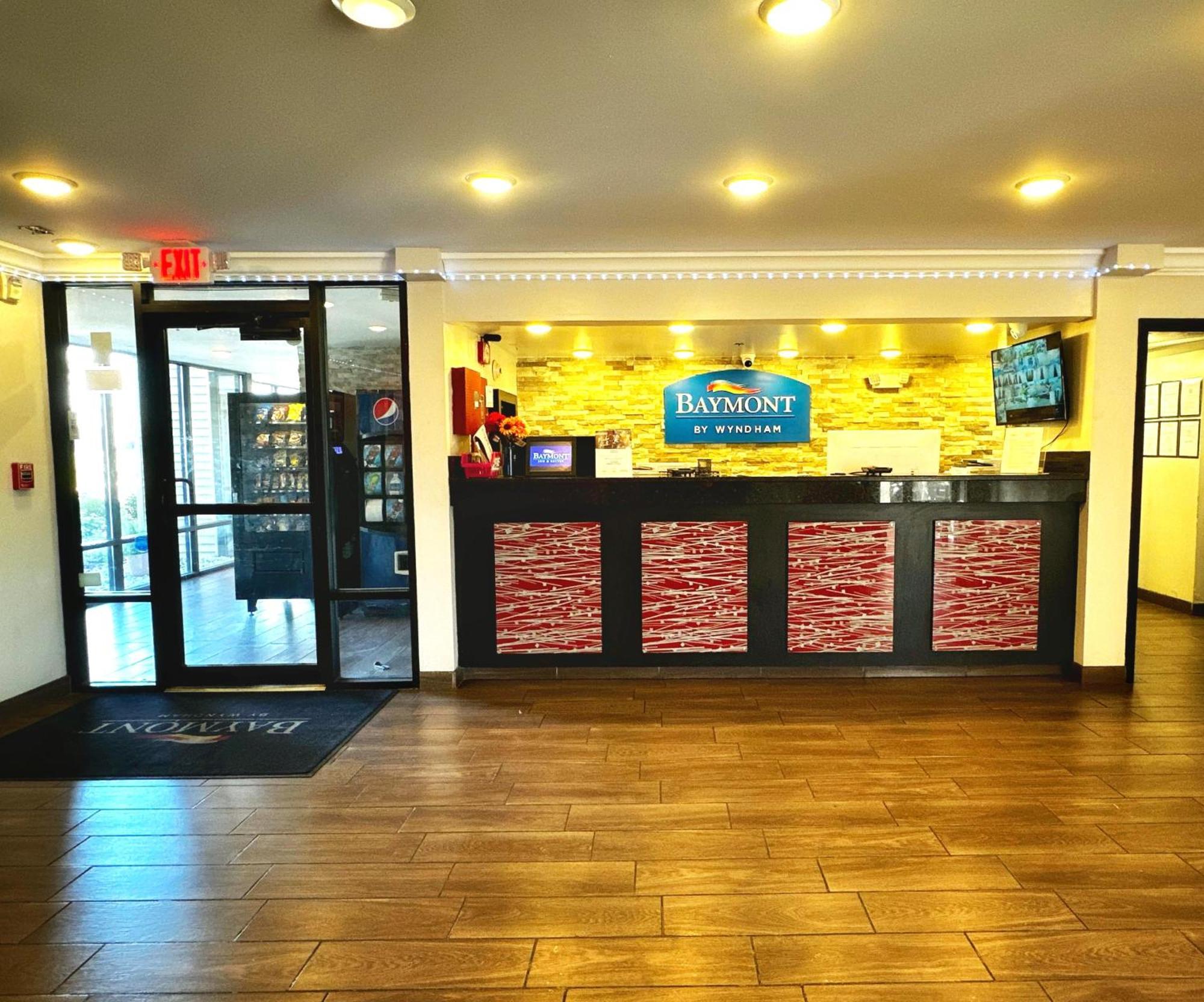 Baymont Inn And Suites By Wyndham Columbus / Near Osu Экстерьер фото