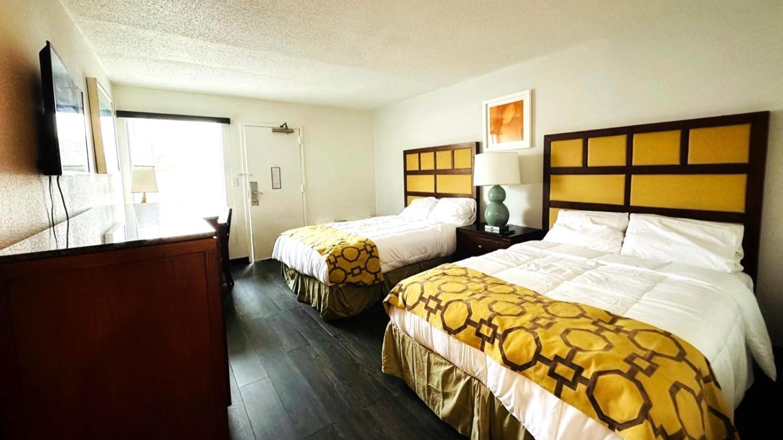 Baymont Inn And Suites By Wyndham Columbus / Near Osu Экстерьер фото
