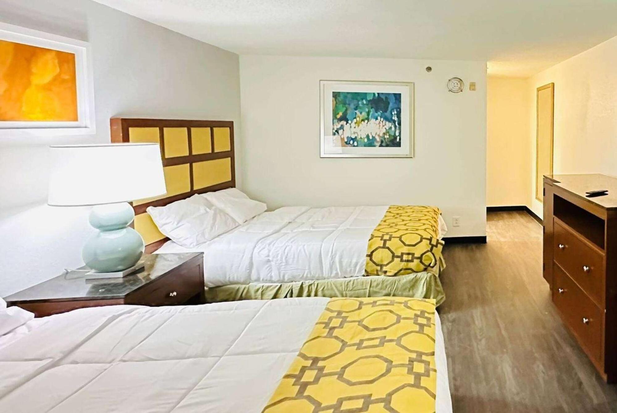 Baymont Inn And Suites By Wyndham Columbus / Near Osu Экстерьер фото